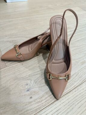 BCBG Nude/Tan Pointed Toe Slingback Pumps with Gold Bit